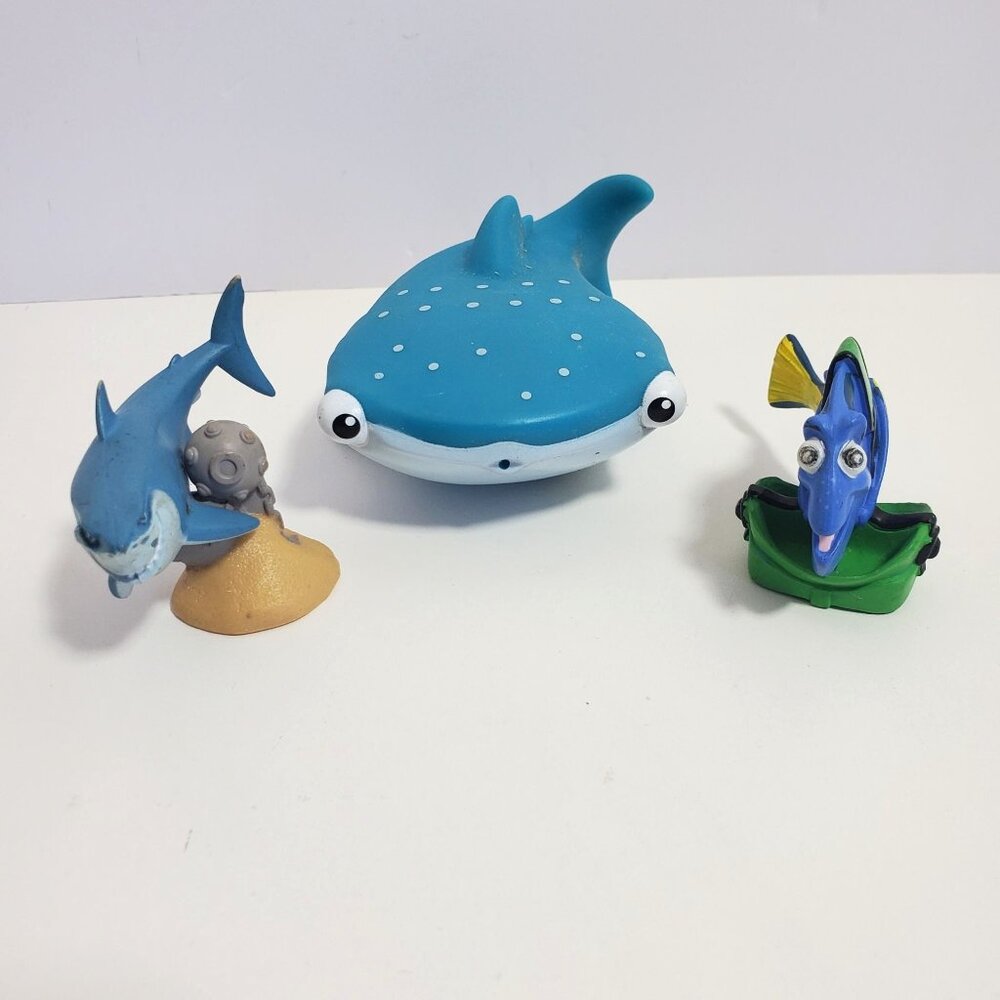 Finding Dory Disney Bruce PVC Figure 1 Destiny Water Squirter Bandai Cake Topper